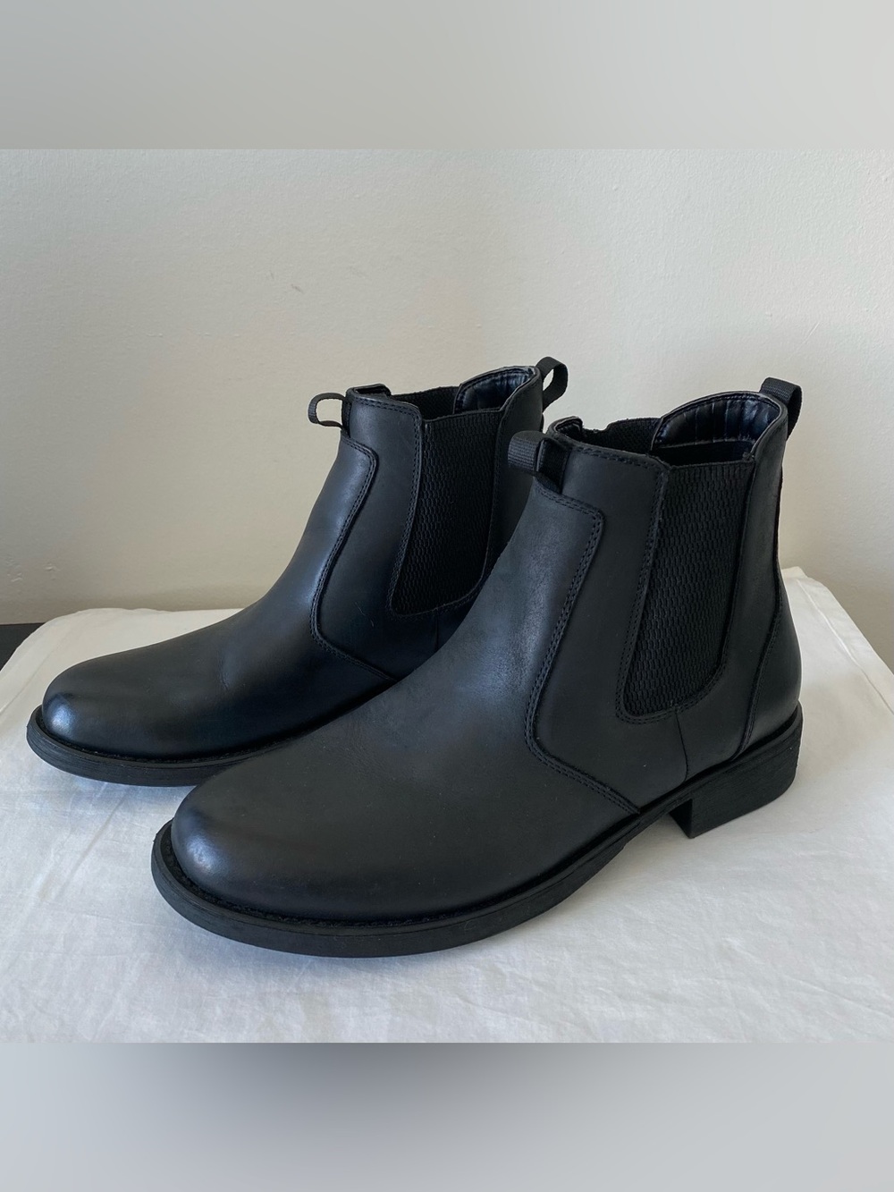 Eastland Men's Daily Double black leather pull on Chelsea boot